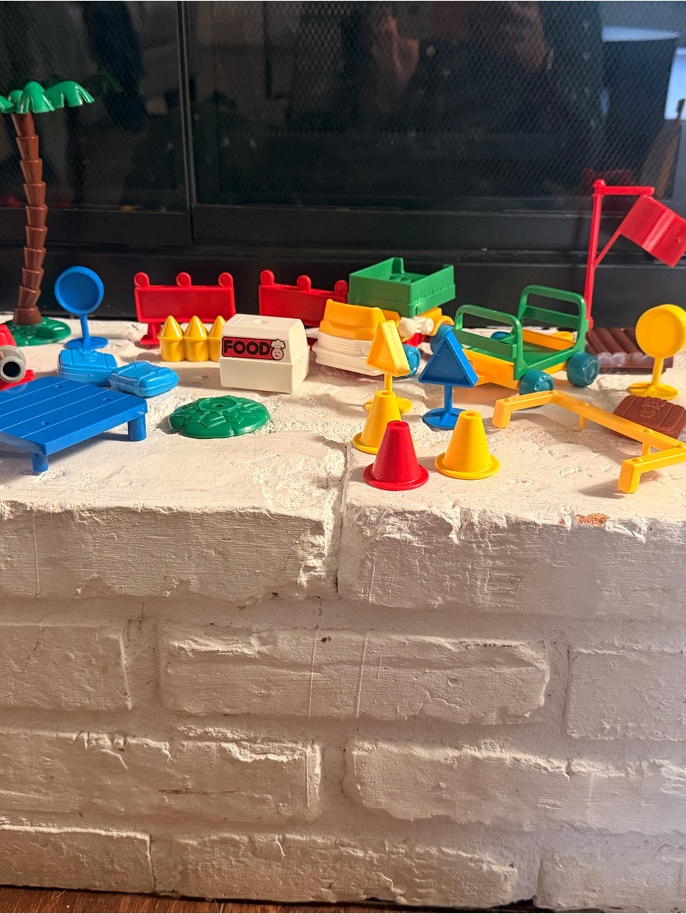 Vintage little people and random pieces